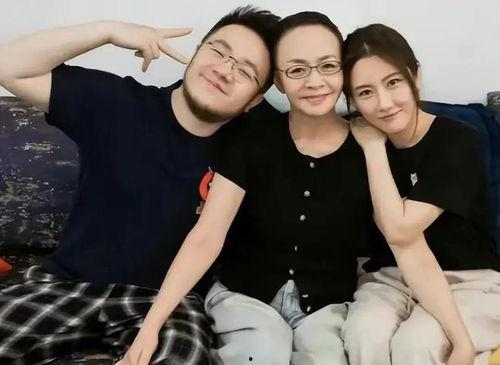 吃大瓜娱乐八卦图片,吃大瓜背后的惊人真相 第1张 吃大瓜娱乐八卦图片,吃大瓜背后的惊人真相 第1张